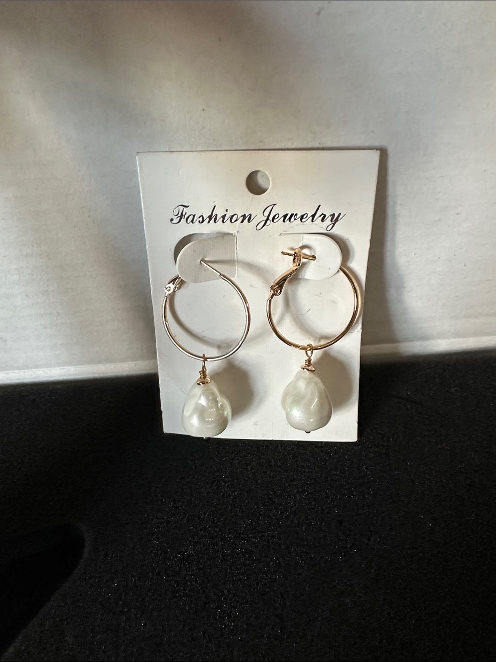 Jeffree Star hand mirror and jewelry - Picture 9 of 11